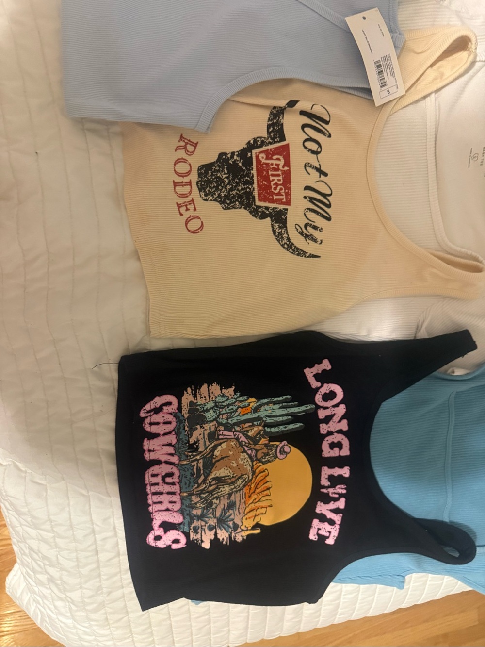 Hollister Tank & Graphic Tee Bundle - Light Blue, Cream, White, Black - Picture 3 of 10